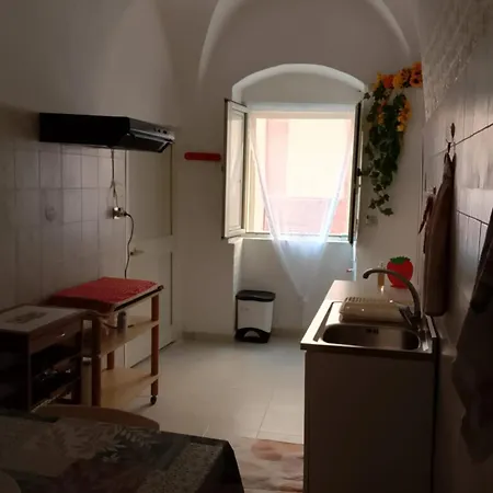 Domus 34 * Sassari